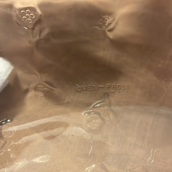 Beautiful 2-quart baking dish - Picture 5 of 9